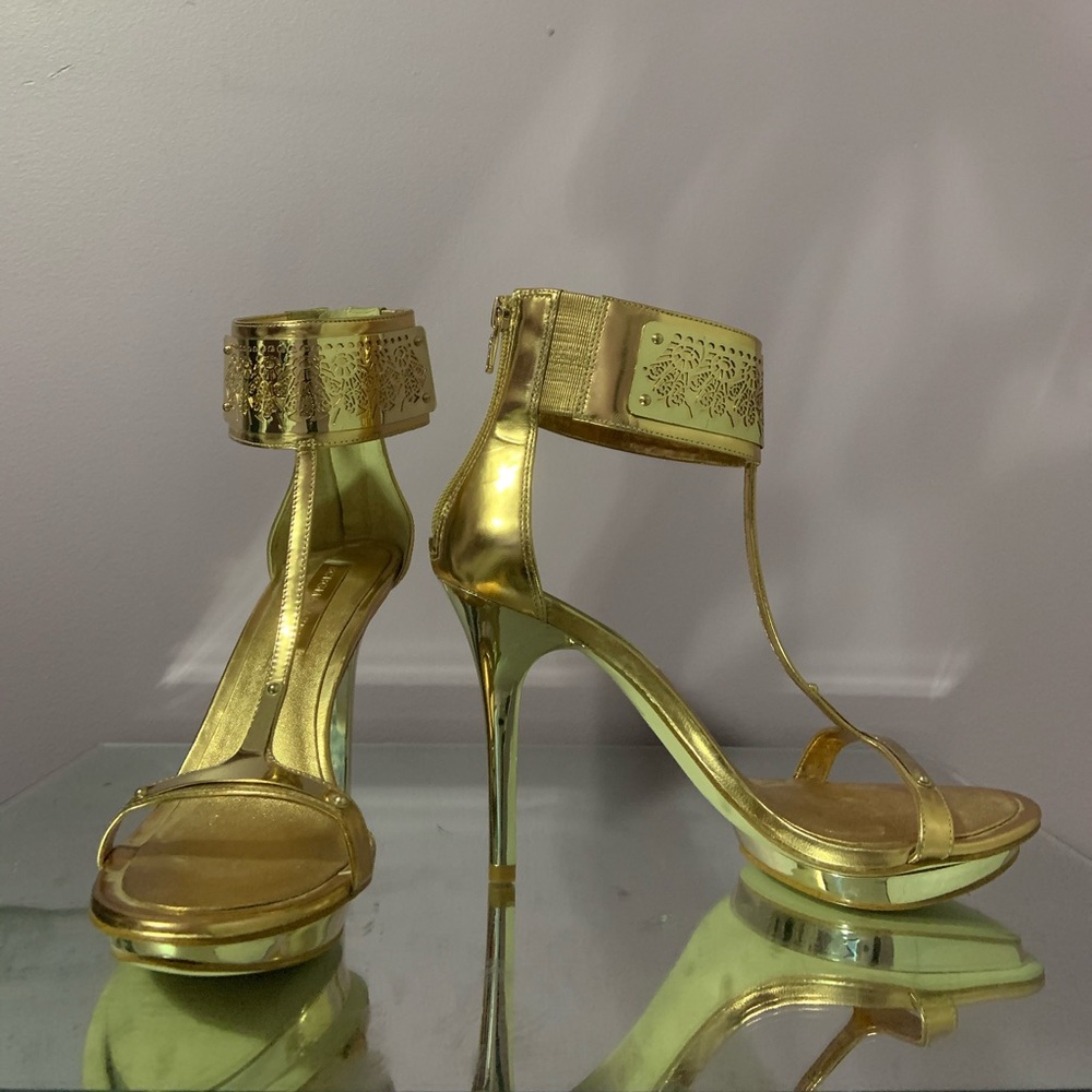Brand New BCBG shoes with out original box - Picture 1 of 1